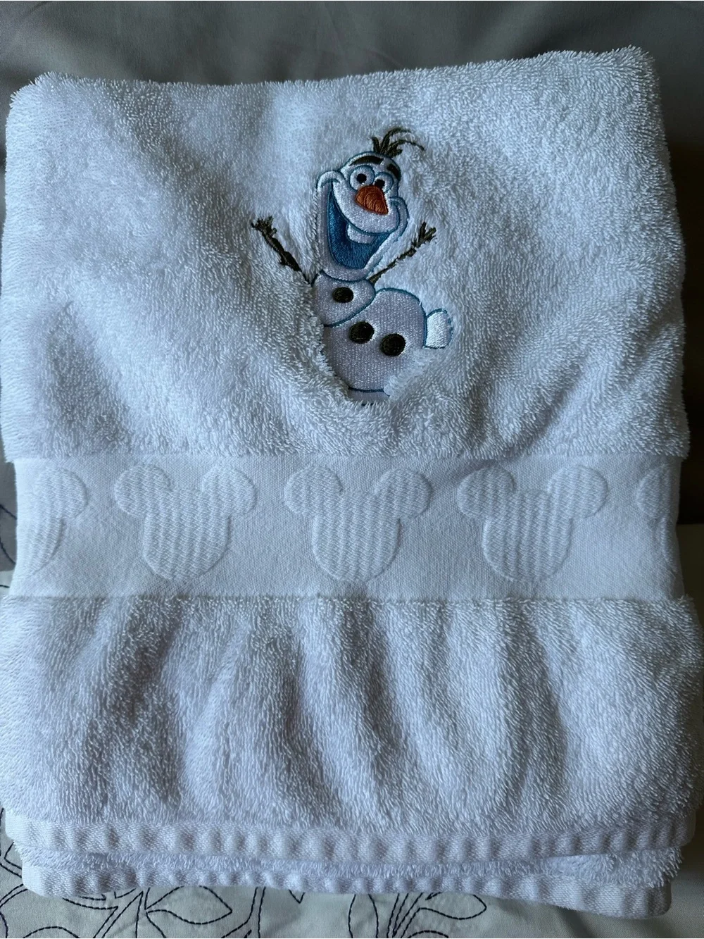 Set of Disney Parks White Embroidered Bath Towels, Elsa, Anna, and Olaf